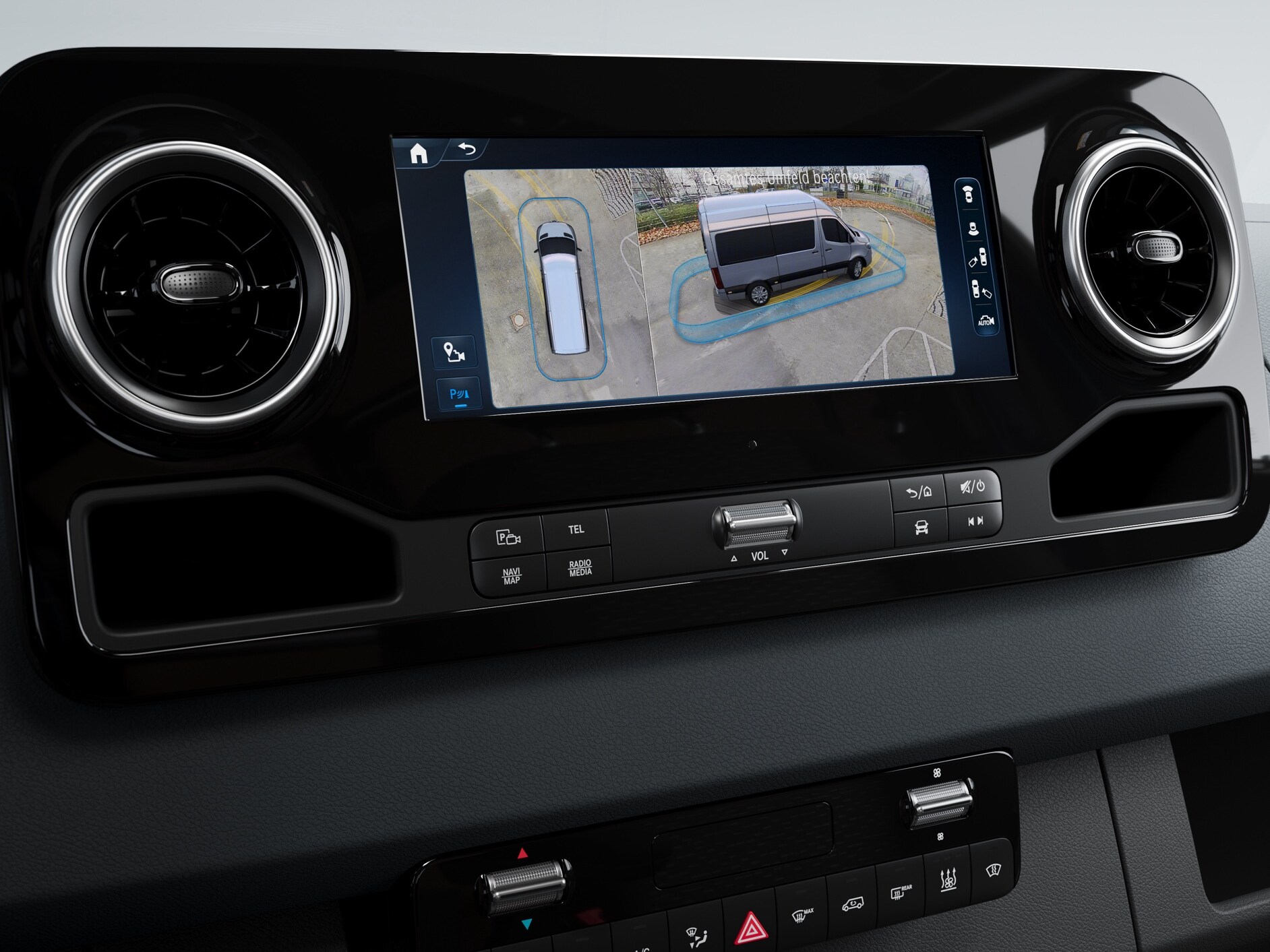 A Mercedes-Benz Sprinterhez tartozó parkolási csomag 360°-os körpanorámás kijelzője.