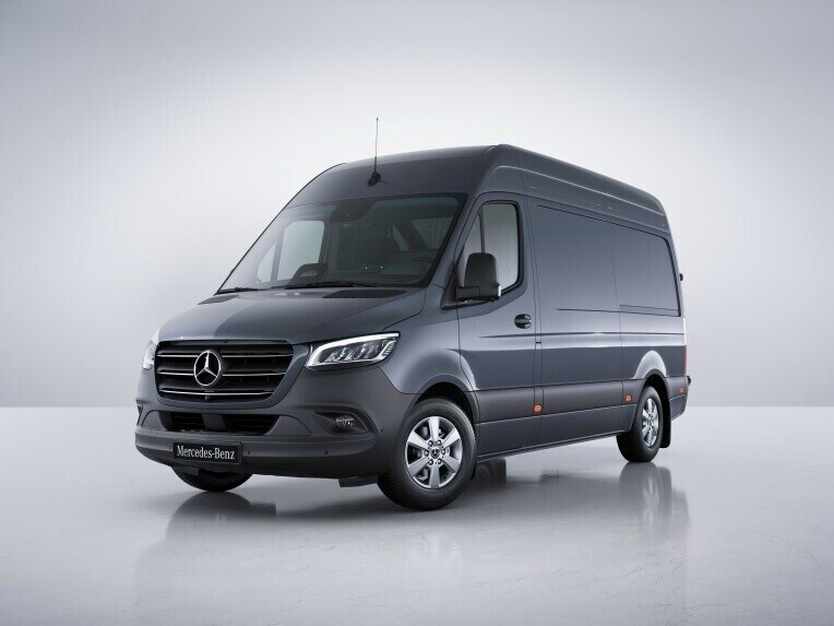 A Mercedes-Benz Sprinter zárt áruszállító a SELECT felszereltségváltozatban.
