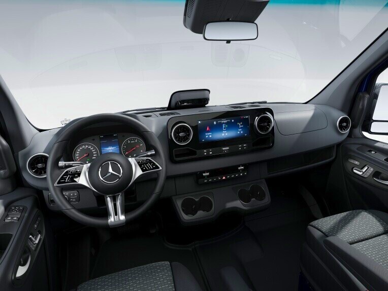 A Mercedes-Benz Sprinter zárt áruszállító vezetőfülkéje a SELECT felszereltségváltozatban.