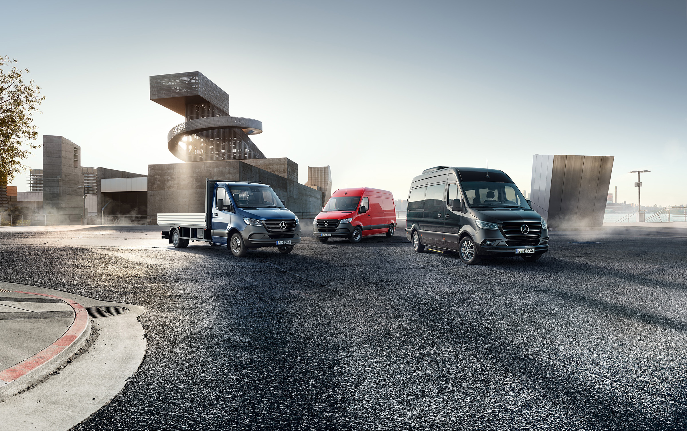 Sprinter modellcsalád | Minden Sprinter | Mercedes-Benz kishaszonjárművek A Mercedes‑Benz Sprinter kishaszonjárművek választéka városi környezetben, futurisztikus megjelenésben