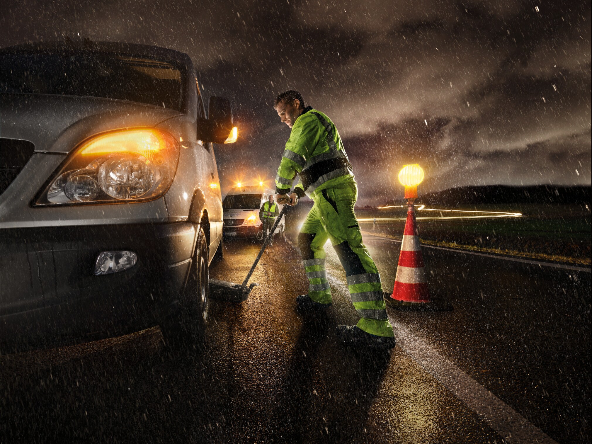 Mercedes-Benz „Service 24h” segélyszolgálat