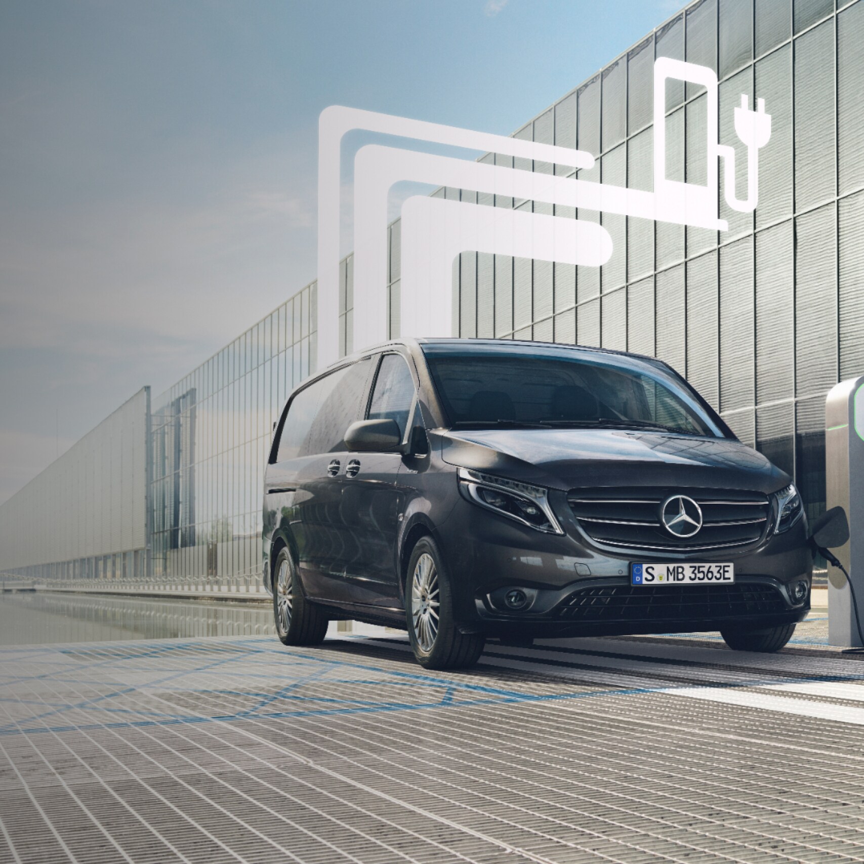 Egy Mercedes-Benz transzporter a digitális extrafelszereltségeket ábrázoló grafikai elemekkel.