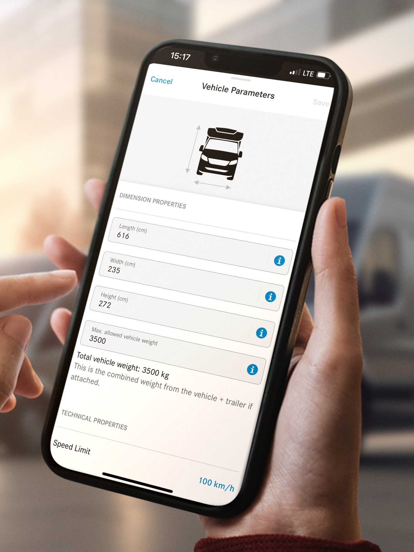 A jármű méreteinek grafikus megjelenítése a Mercedes-Benz alkalmazásban okostelefonon.