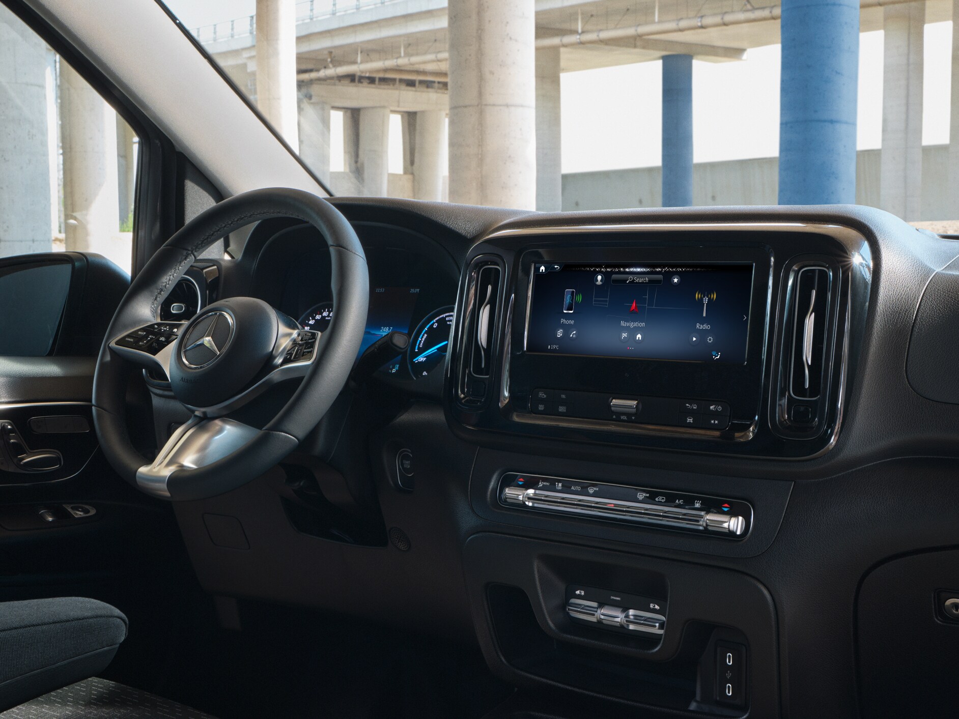 A Hey Mercedes digitális extrafelszereltség a Mercedes-Benz eVito MBUX multimédia-rendszerében.