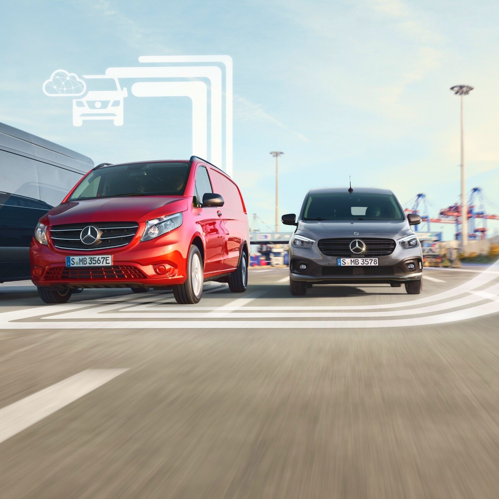 Ismerje meg a Mercedes-Benz kishaszonjárművéhez kínált digitális termékeinket!