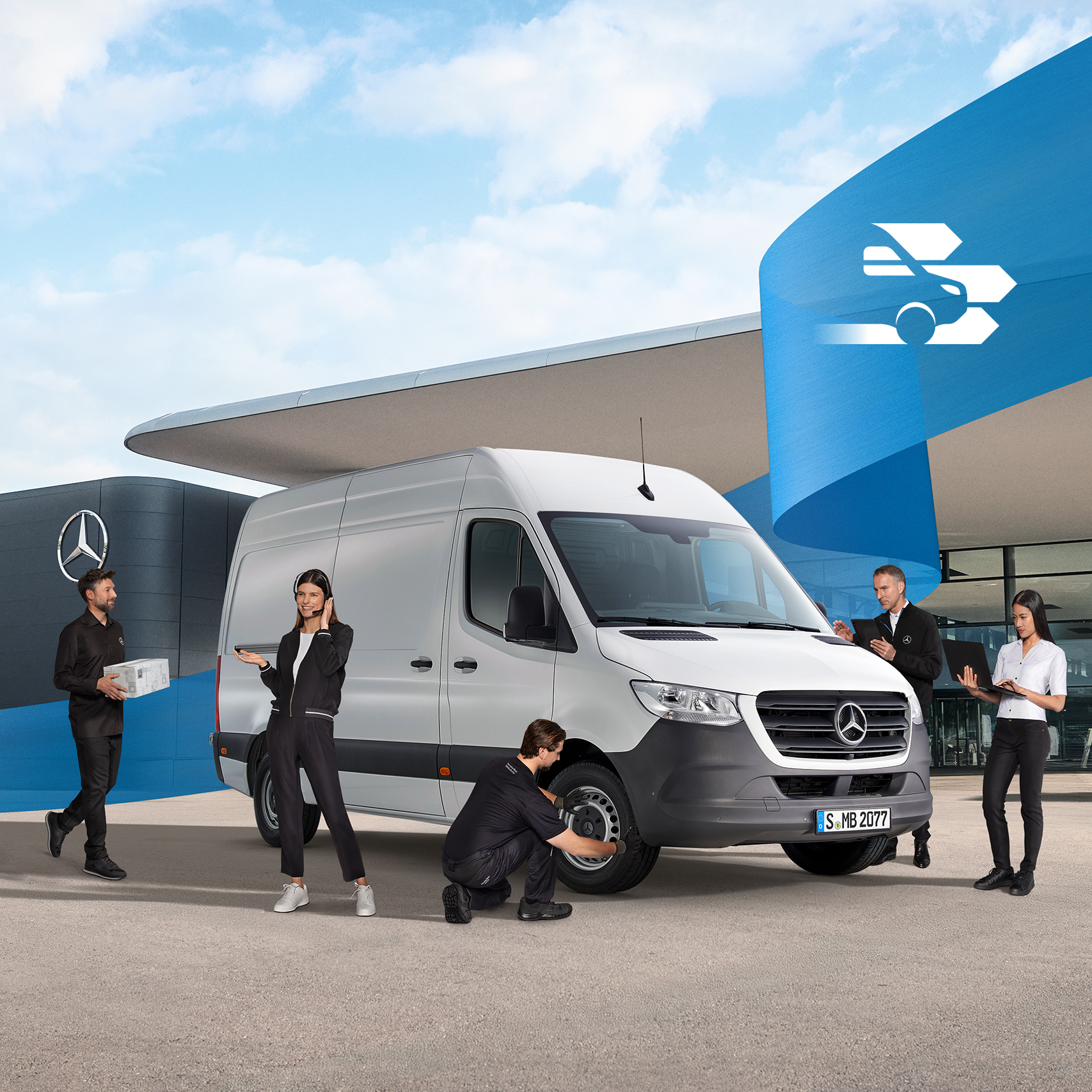Mercedes-Benz | Kishaszongépjárművek karbantartása Öt Mercedes-Benz alkalmazott egy fehér Sprinter körül a felhatalmazottMercedes-Benz szervizpartner parkolójában.