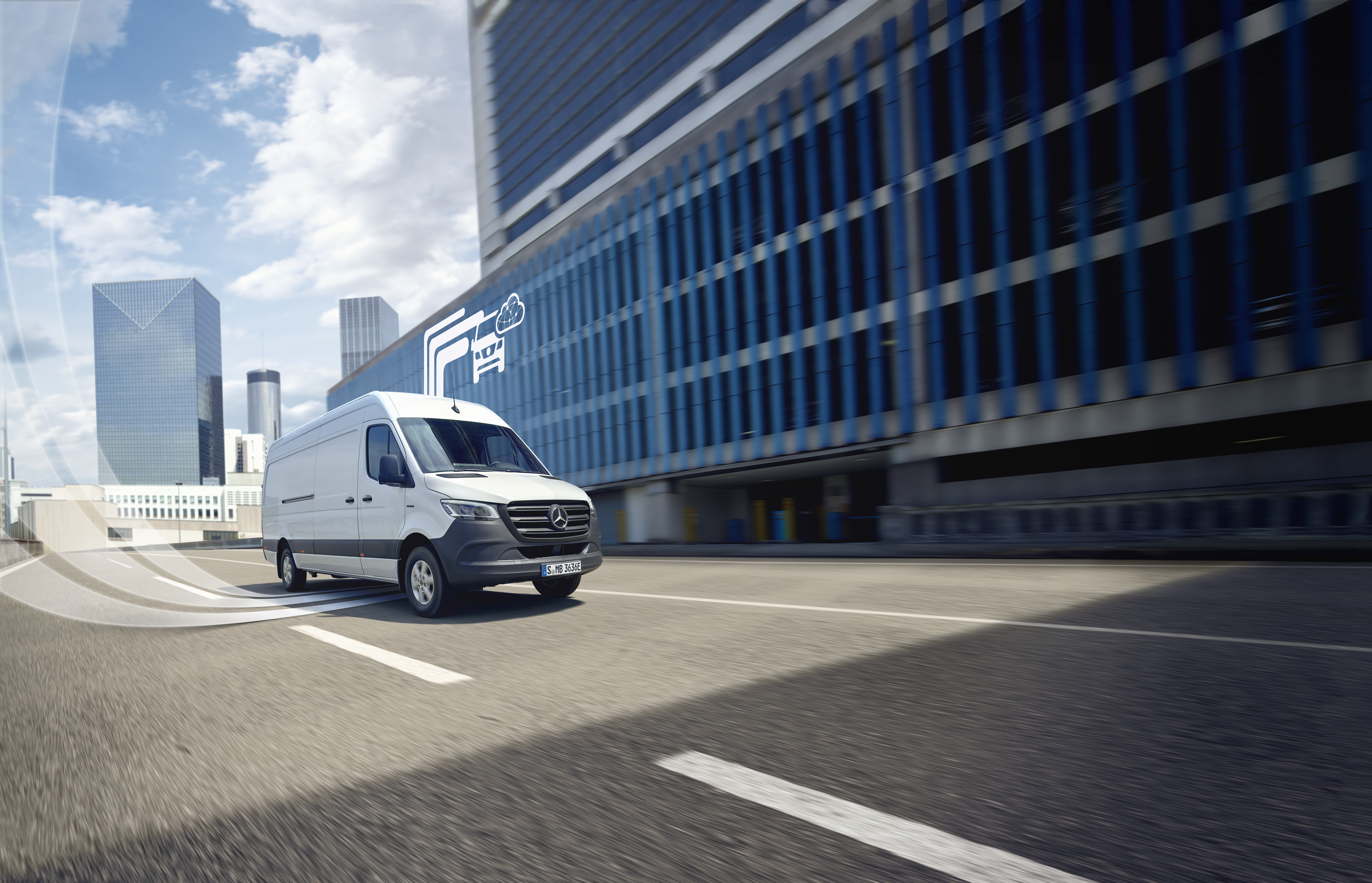 Mercedes-Benz | Transzporter-technológia | Van Uptime Monitor Mercedes-Benz transzporter a városban, hálózatba kötve a Mercedes-Benz optimális üzemideje és a járműfelügyelet érdekében.